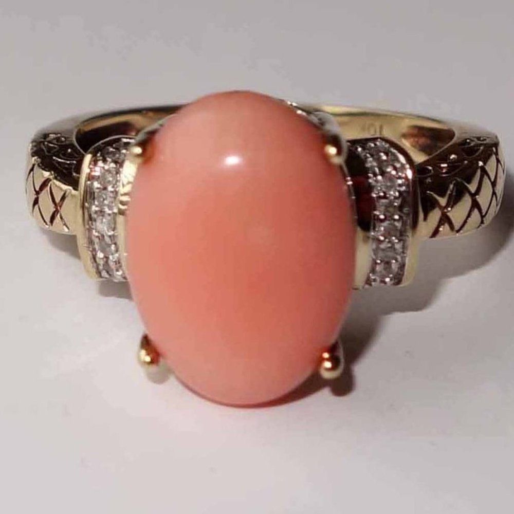Natural Peach Coral In Solid 10K Yellow Gold With Diamonds Ring Sz 8